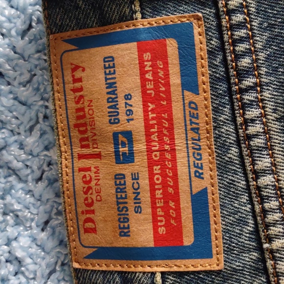 NWT Diesel Size 38 Slim Fit Mid Waist Straight Leg Button Fly 1995 Jeans 09C04 - Picture 5 of 16